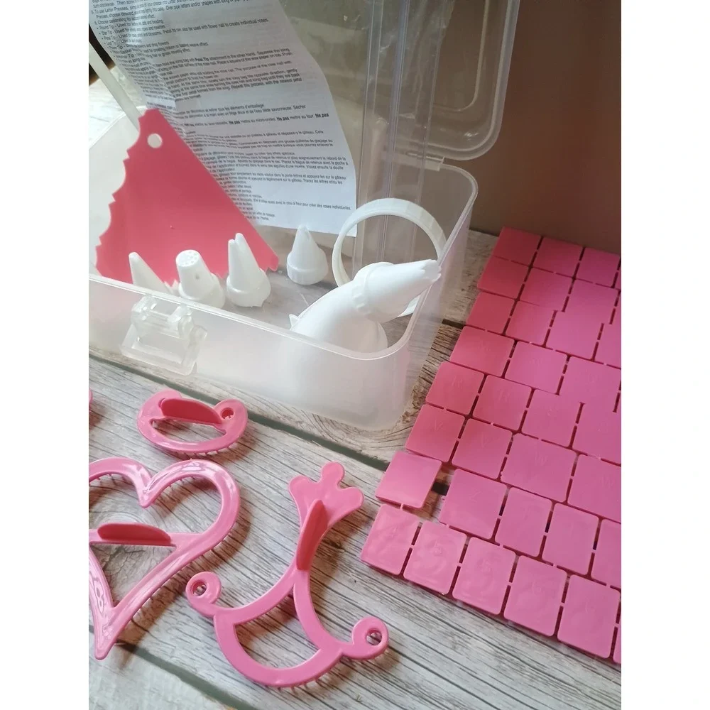 Cake‎ Decorating Supplies Kit In Clear Plastic Case Tips Bags Letters